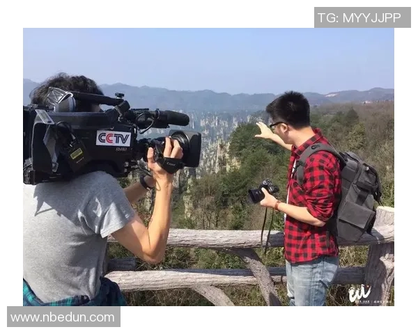足球雪狮勇闯冰雪世界展现激情与团结的魅力之旅